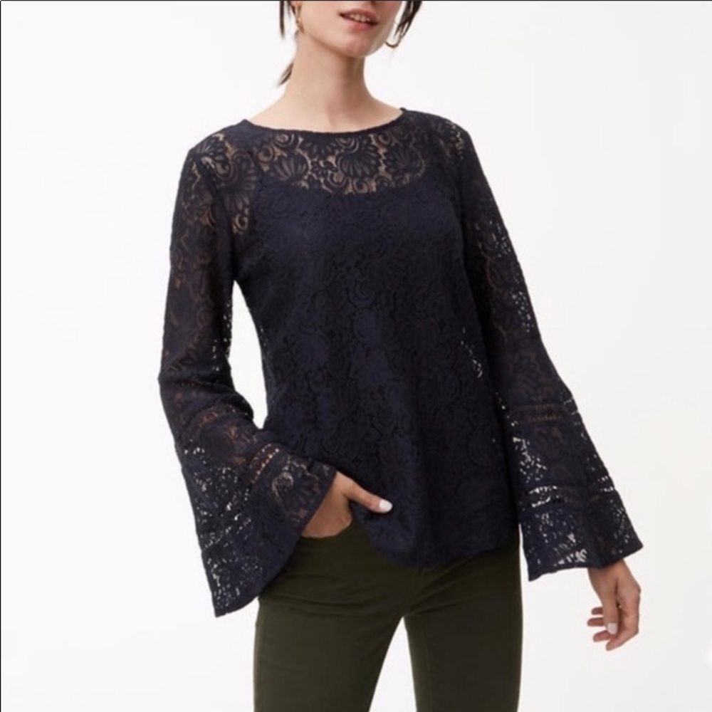 ❤️NWOT Loft Bell Sleeve Lace Top